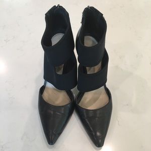 Jessica Simpson black heels